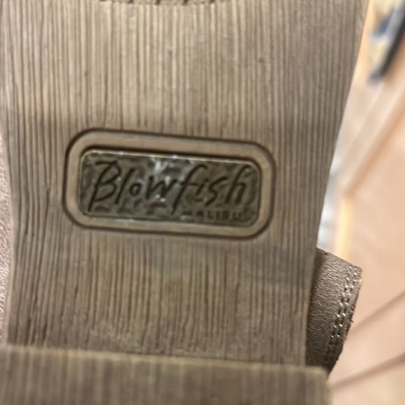 Blowfish NWOT never worn vegan ladies booty size size 10 gray with gold inlay - Picture 8 of 12